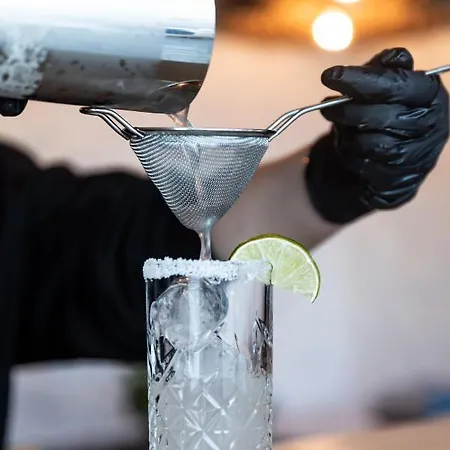 Captain Zeppos Pollonia