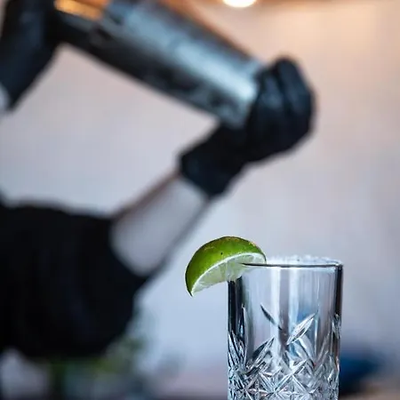 Captain Zeppos Поллония