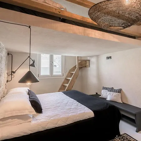 Captain Zeppos * Pollonia