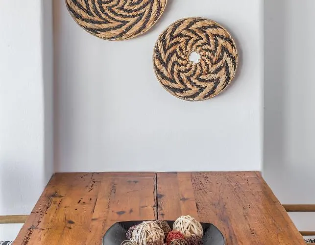 Daire Captain Zeppos Pollonia